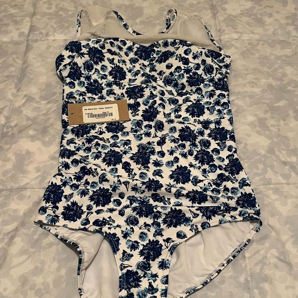 The Maria One — Piece, Santorini